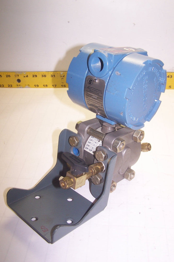 ROSEMOUNT STEWART 45 VDC 2000 PSI PRESSURE TRANSMITTER  1151DP3E22B2