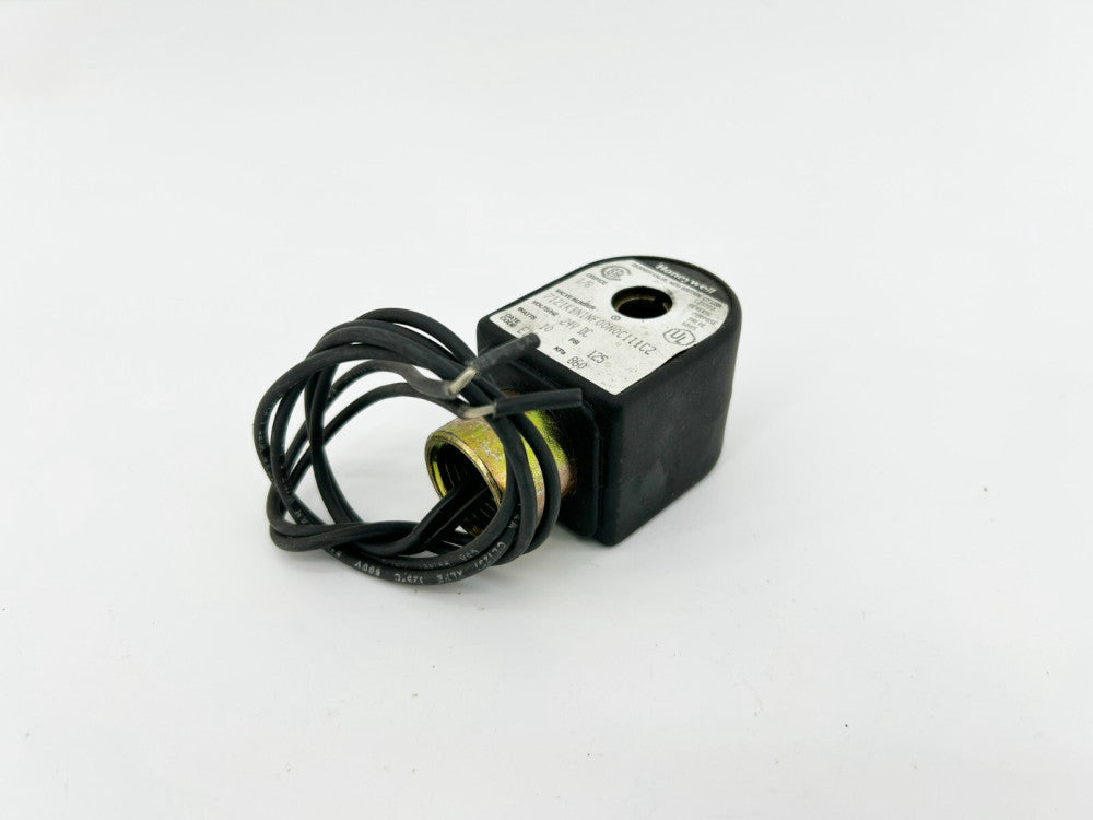 New Honeywell 7121KBN1NF00N0C111C2 Solenoid Valve 1/8", 24VDC (Coil Only)