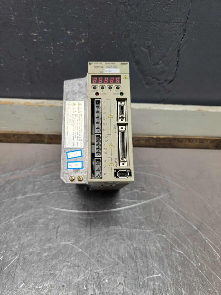 YASKAWA SERVOPACK SGDM-05ADA 200-230V 0.5KW XLNT USED TAKEOUT MAKE OFFER !!
