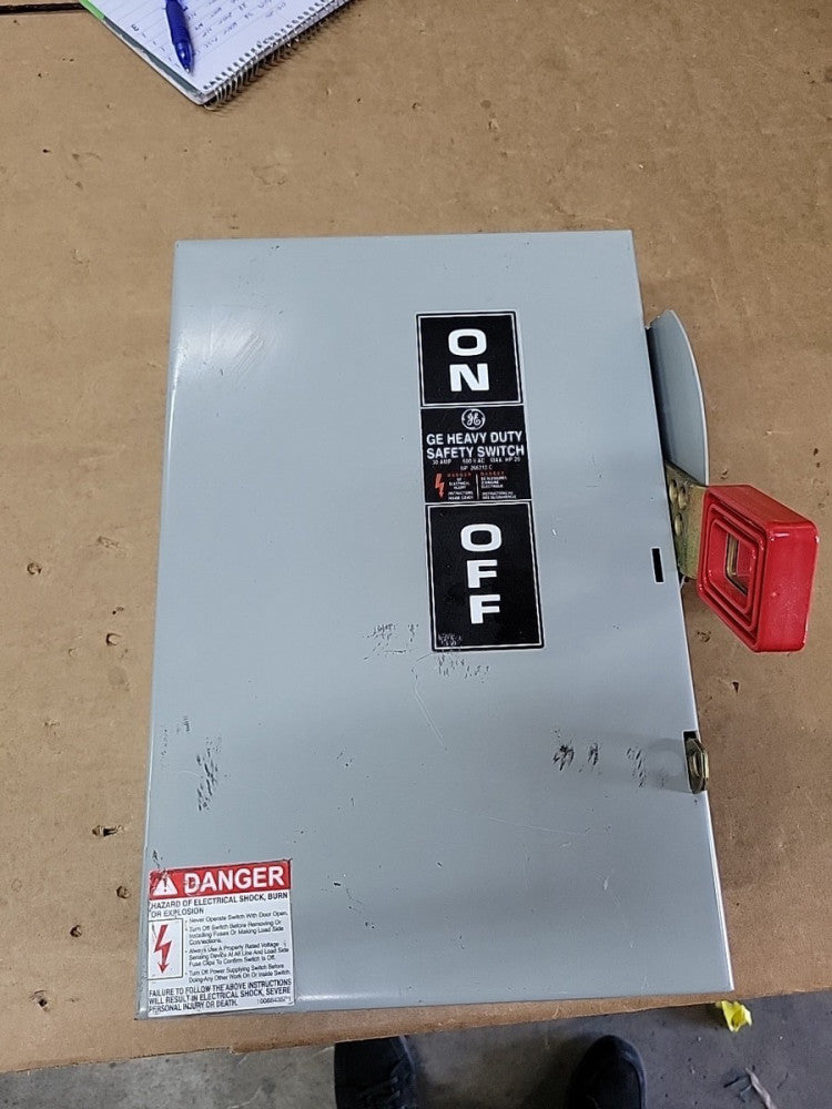 New Old Stock! GE 30A 600V TH3361 Fusible Safety Switch Cat 