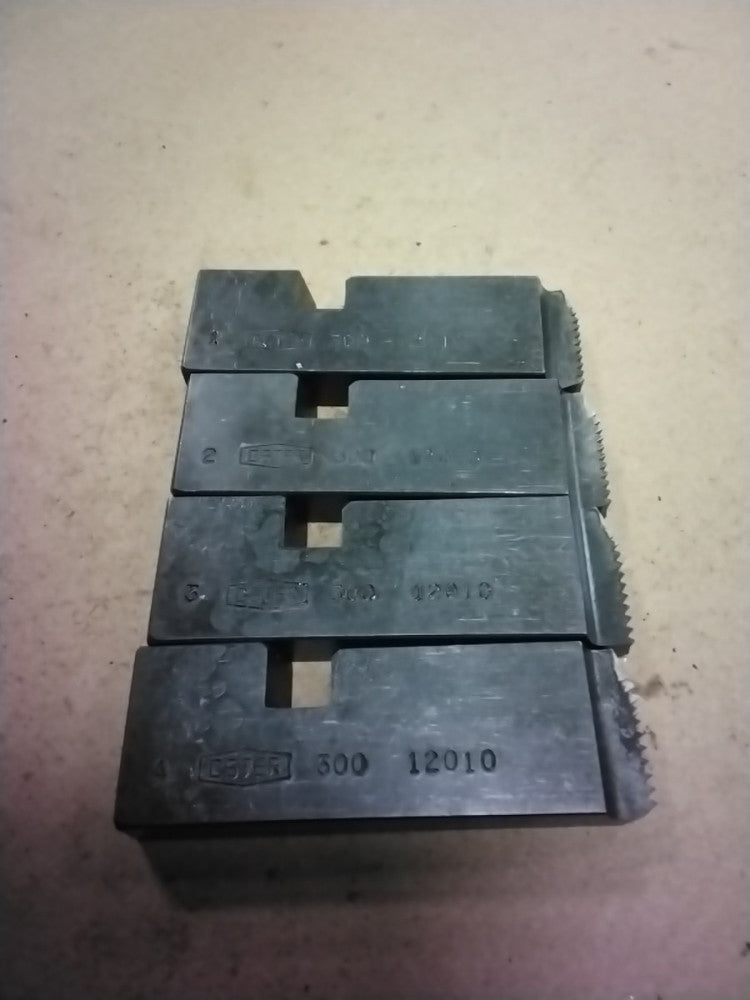 Oster 300 12010 Pipe And Bolt Die Set 1/2" & 3/4"