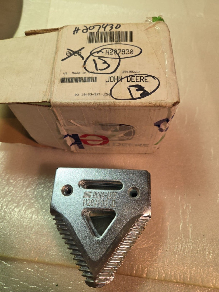 13 Genuine John Deere Dura-lite Combine  Cutter Bar Section Knife Tooth H207930