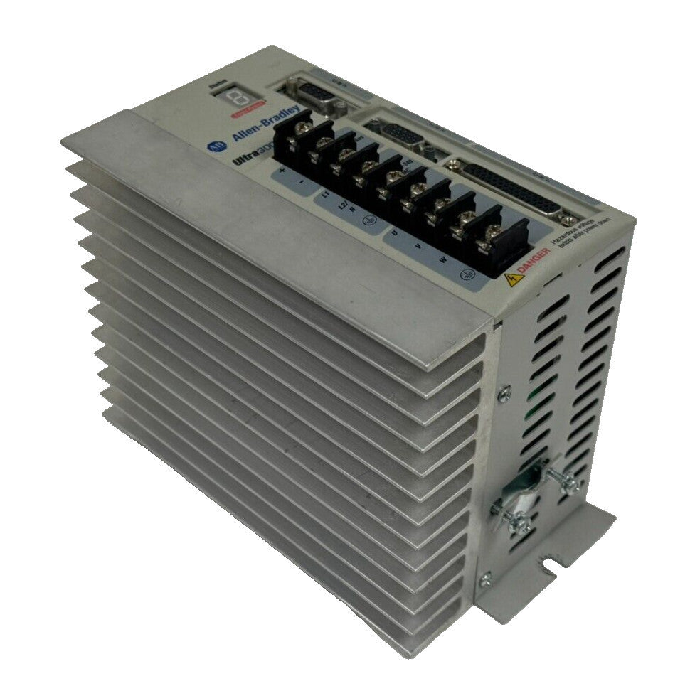 USED ALLEN BRADLEY 2098-DSD-010 ULTRA 3000 SERVO DRIVE SER. A