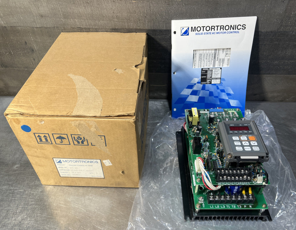 Nos Surplus MOTORTRONICS KP1-402-P. 2 HP  3 phase ADJUSTABLE FREQUENCY AC DRIVE