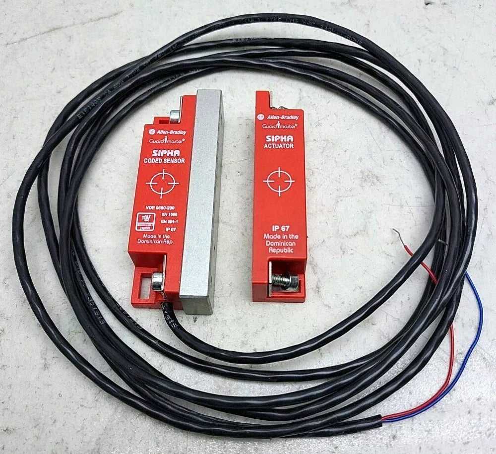 Allen Bradley 440N-S32015 Magnetic Non-Contact Safety Switch 250Vac 300Vdc Used
