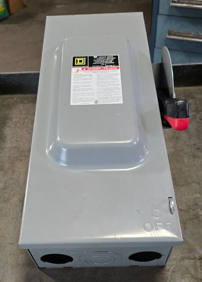 SQUARE D 100 AMP FUSIBLE SAFETY DISCONNECT SWITCH 240 VAC 3 POLE H323N