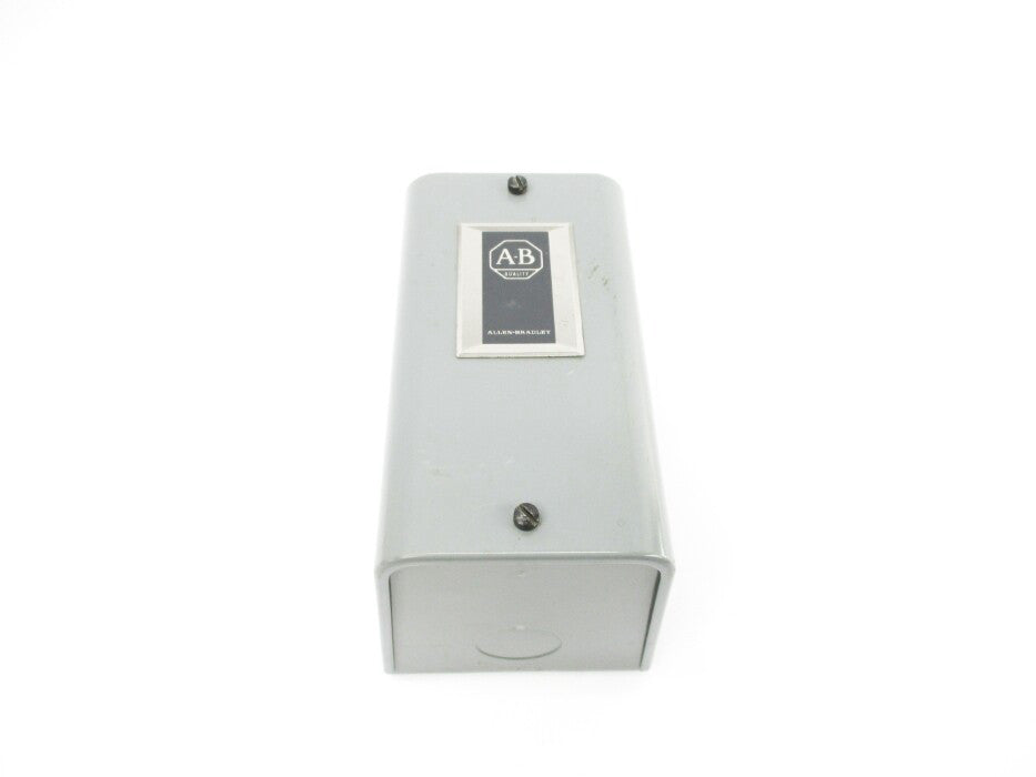 ALLEN BRADLEY 700-C111A1 SER. B 120V NSNP