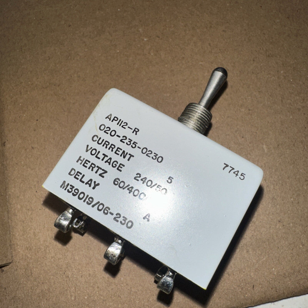 MS39019/06-230 AIRPAX/SENSATA Circuit Breaker 3Pole 5amp 240VAC/50VDC 1 UNIT