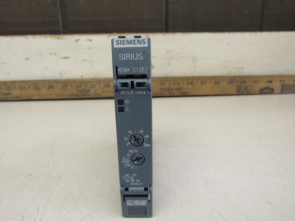 SIEMENS 3RP2525-1AW30 TIME RELAY  XLNT USED TAKEOUT MAKE OFFER !!