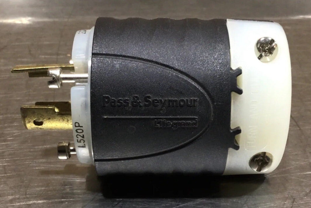 PASS & SEYMOUR L520P Turnlock Plug 20A 125V L5-20P 2P 3W Nos Surplus