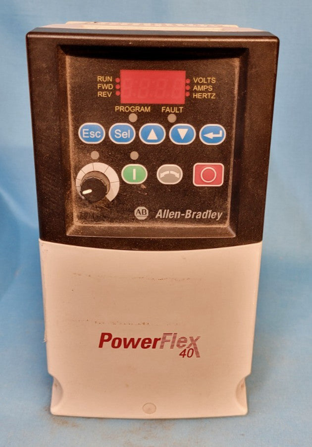 ALLEN-BRADLEY POWERFLEX 40 M/N: 22A-D6P0N104 VARIABLE FREQUENCY DRIVE
