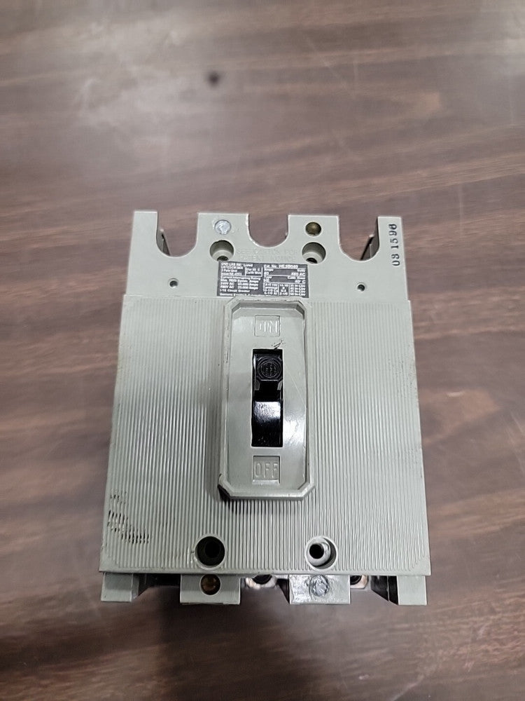 ITE GOULDS 40 AMP CIRCUIT BREAKER 240/480/600 VAC 3 POLE HE3-B040 WITHOUT LUGS