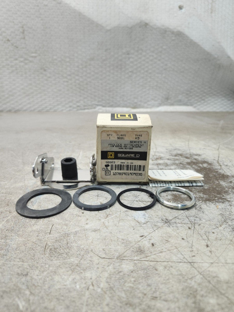NEW IN BOX SQUARE D PADLOCK ATTACHMENT CLASS 9001 TYPE K5