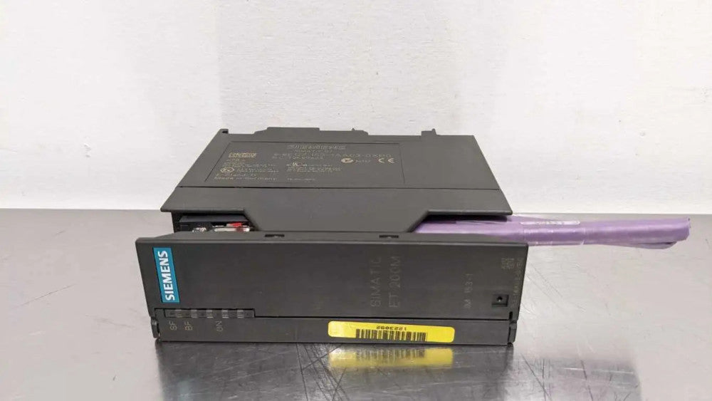 Siemens 6ES7 153-1AA03-0XB0 Interface Module 24VDC SIMATIC ET 200M