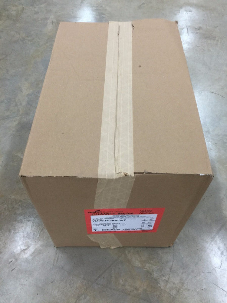 NEW IN BOX COOPER HIGH PRESSURE SODIUM 100WATT LIGHTING FIXTURE VMVSJ100GP/MT