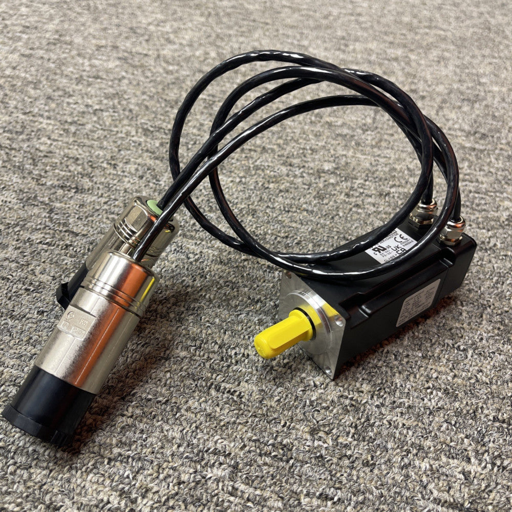 NEW! Kollmorgen Servomotor AKM12C-ANCNR-00
