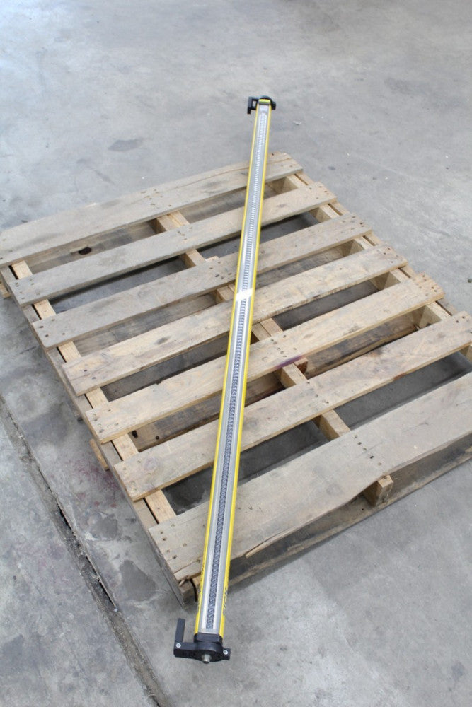Sick XC40E-1803A0A0CAB0 C4000 Select Receiver Industrial Light Curtain