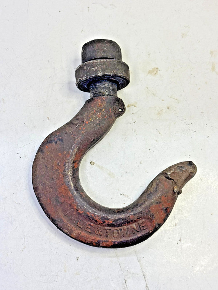 YALE & TOWNE HEAVY DUTY 6 IN HOOK