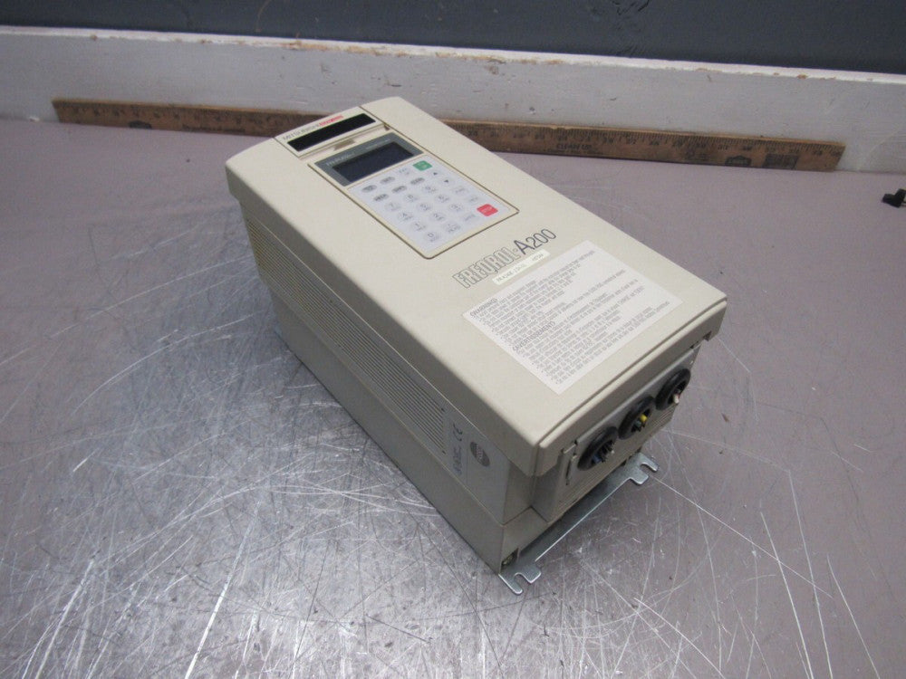 MITSUBISHI FREQROL-A200 FR-A240E-2.2K-UL 3HP 380-460V 3PH NICE USED TAKEOUT !!