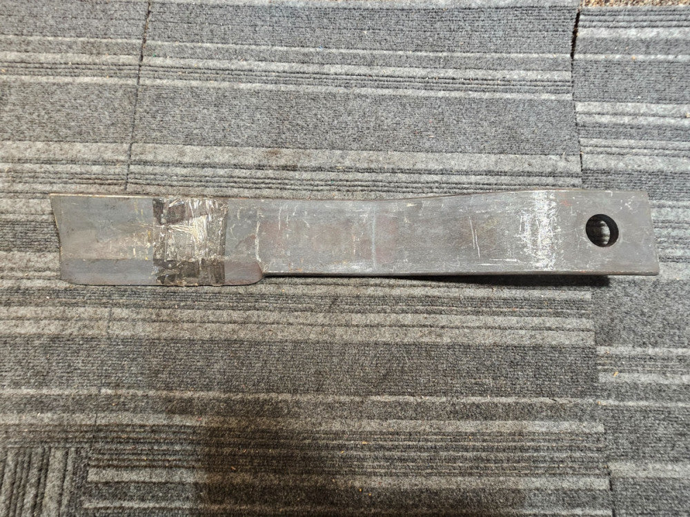 Rotary Cutter Mower Blade AI 7556 H 2 24 - 28 in Length 4 in Width For Bush Hog
