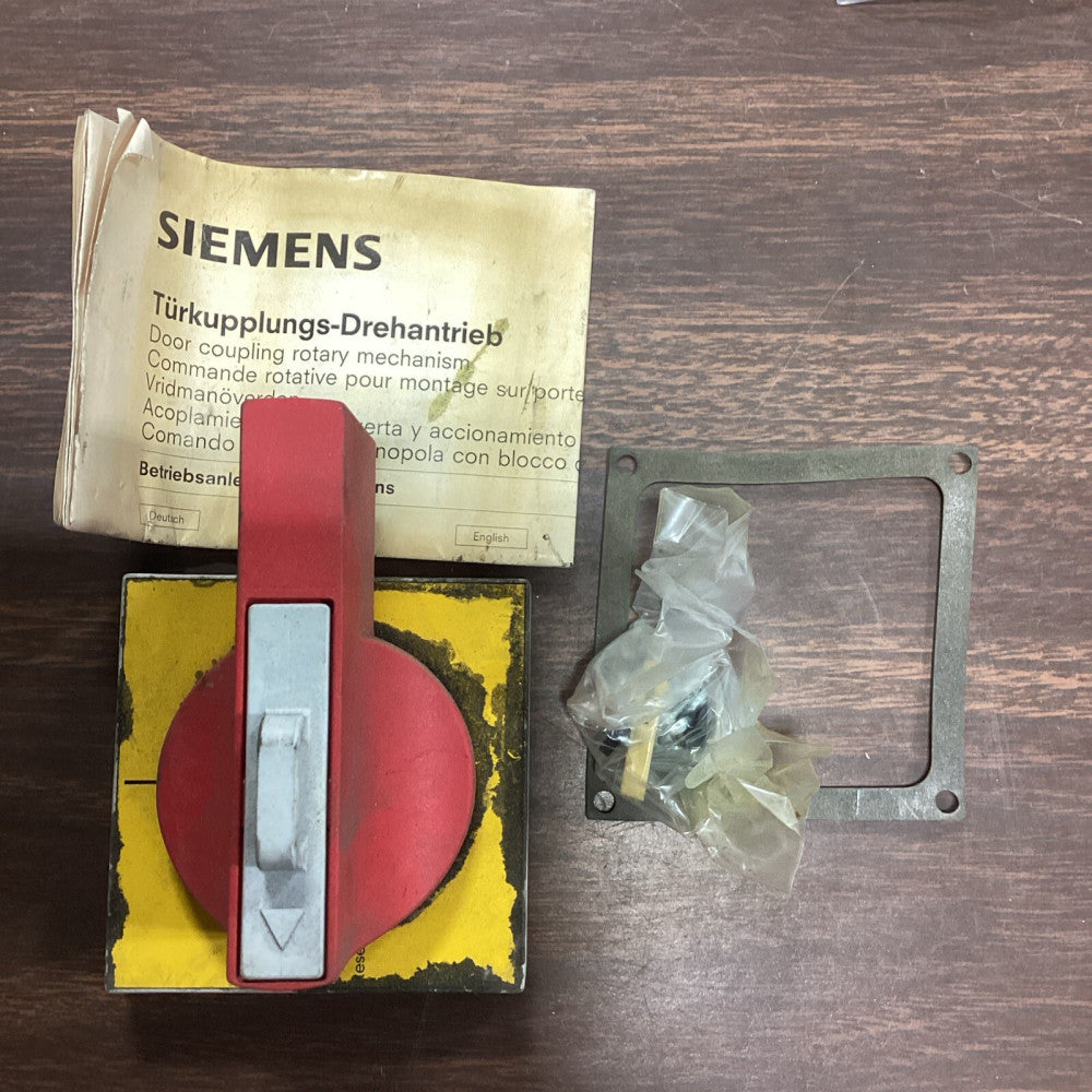 SIEMENS OPERATOR HANDLE WITH COVER 8UC6-220-3BD, Missing pieces (see Photos)
