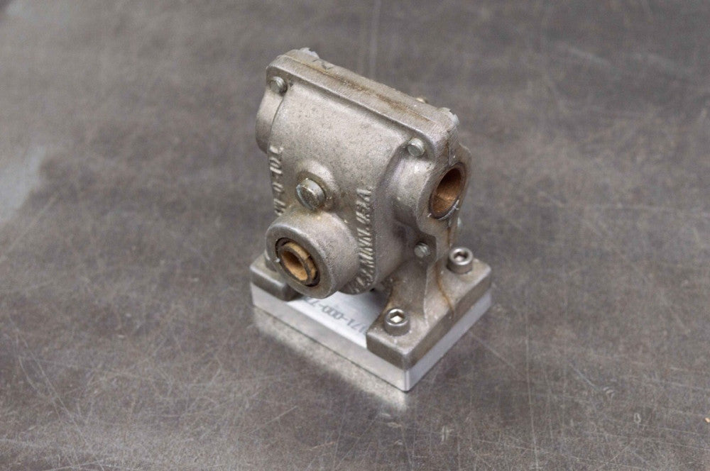 Tol-O-Matic Float-A-Shaft 01160000 Right Angle Fits Gearmotor Gear Box