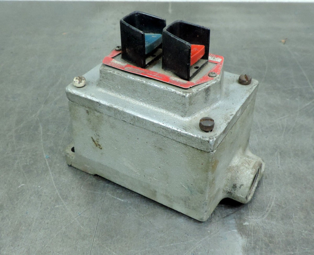 Crouse Hinds EFSC115 Push Button Switch Assembly in Single Gang Body EDSC271