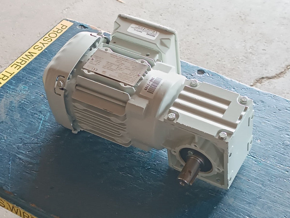 SEW-EuroDrive WA20-DRS71S4/EI71 Gear Motor, 1380/210rpm, 3 Phase, TEFC, 0.37kW