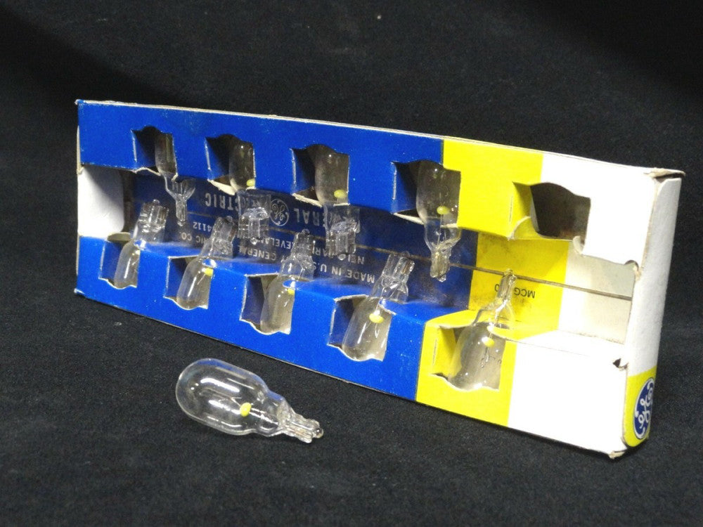 GENERAL ELECTRIC ~ (10) MINIATURE LAMPS ~ MODEL 926 ~ 1.80 AMPS / 4 VOLTS ~ BULB