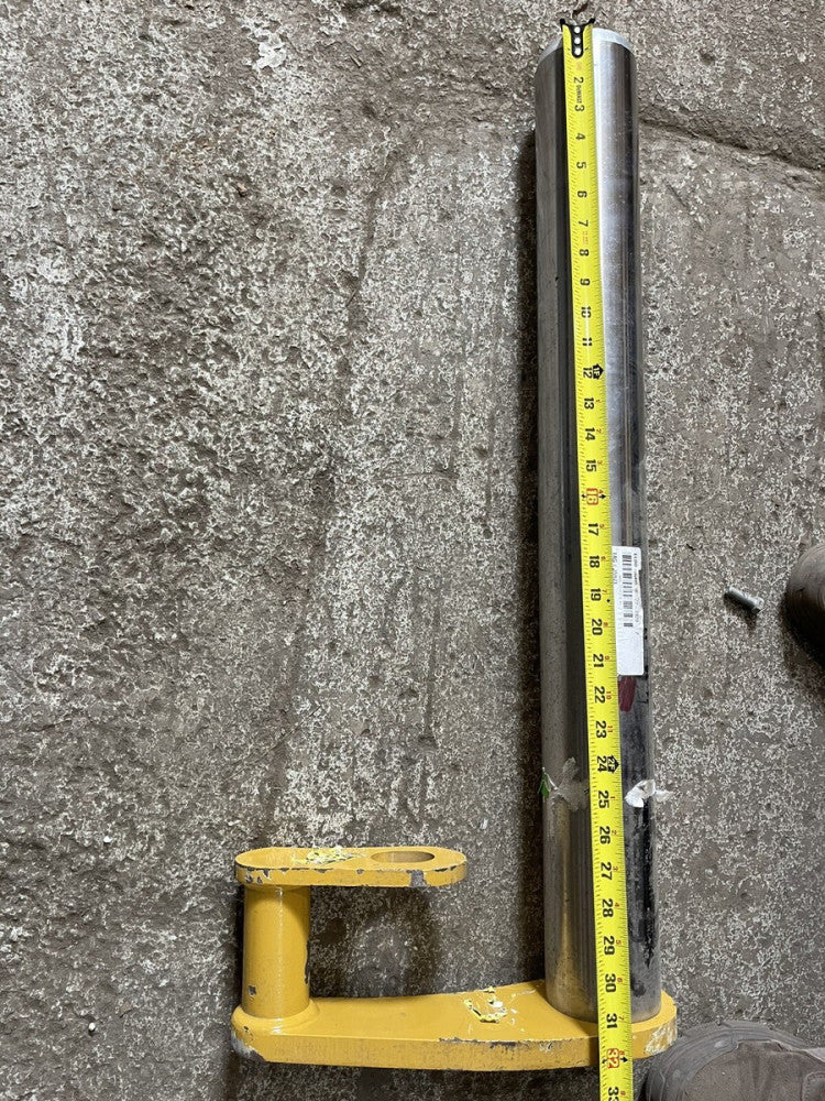 GENUINE CAT BUCKET LINKAGE PIN (SEE PICS FOR MEASUREMENTS) PART NUMBER UNKNOWN