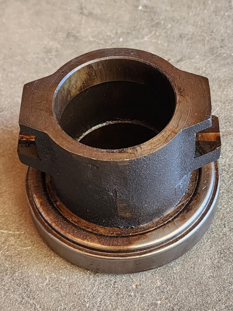 C7NN7571 B FORD 2000 TRACTOR Throw Out Bearing Carrier