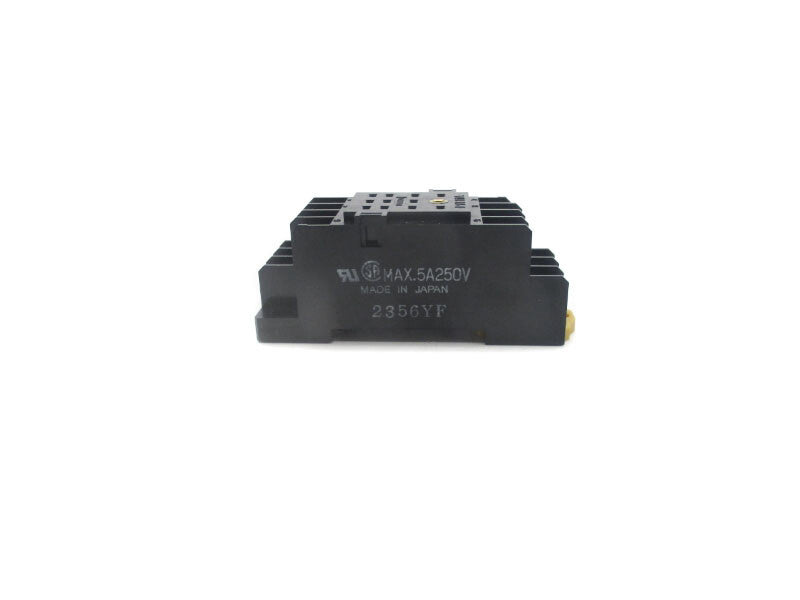 OMRON PYF11A 250V 5A NSNP