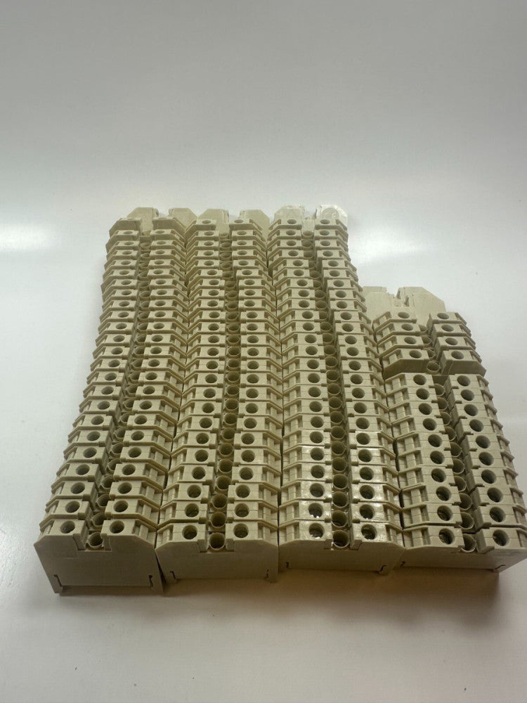 Siemens 8WA1-011-1DG11 Terminal Blocks 600V 18-10 AWG (Lot of 91) NEW
