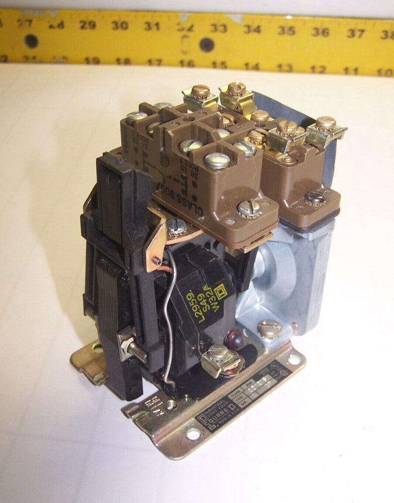 SQUARE D TIMING RELAY 600 VAC 120V COIL  9050A012DS1