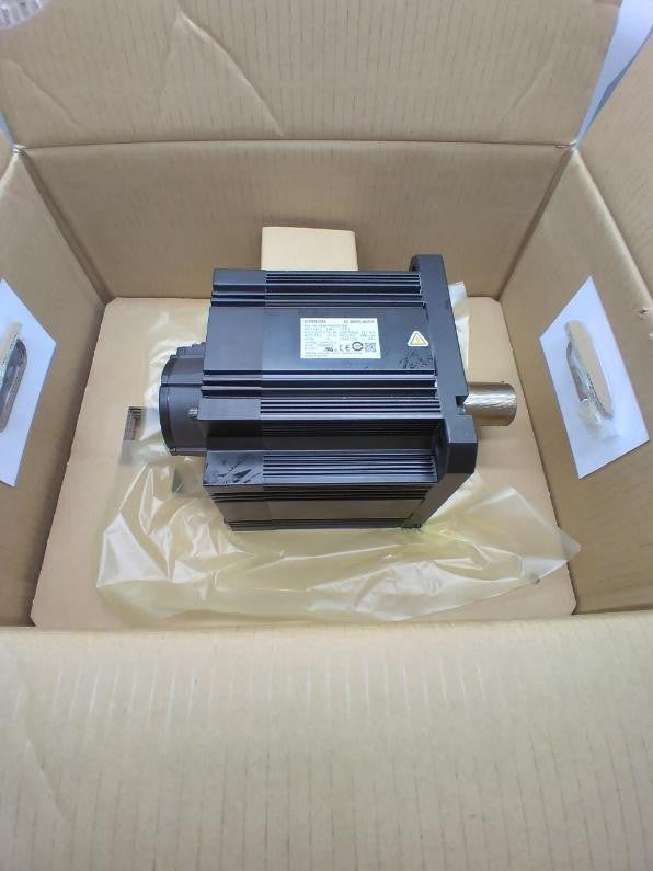 Omron R88M-K4K020C-BS2 AC Servo Motor, 4.0kW 