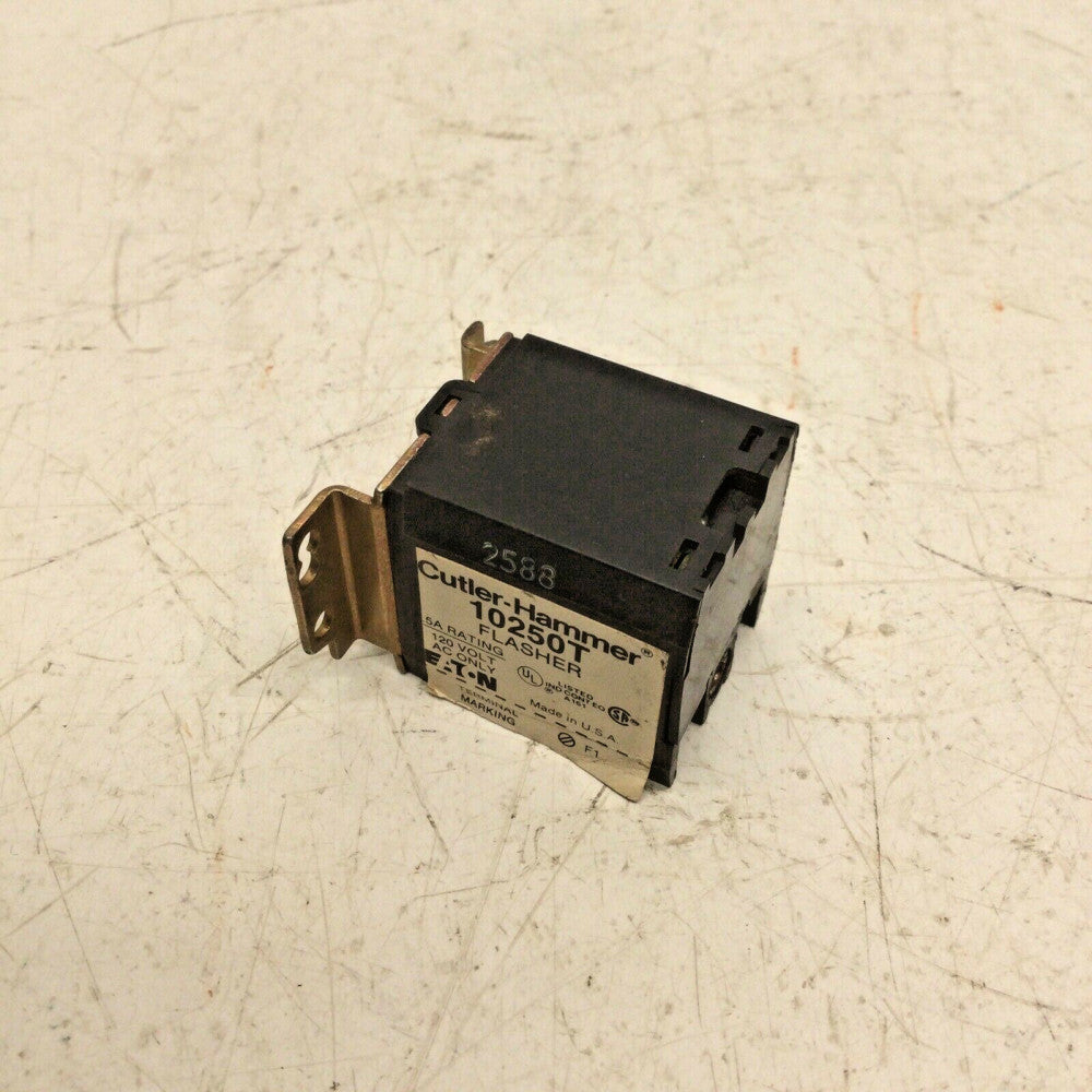 CUTLER HAMMER 10250T FLASHER MODULE 5 AMP 120VAC