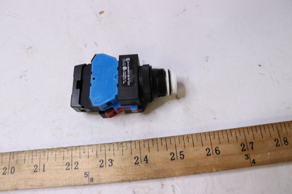IDEC Illuminated Pushbutton TW Series AVLW49911D-R-12V -Missing Cover 