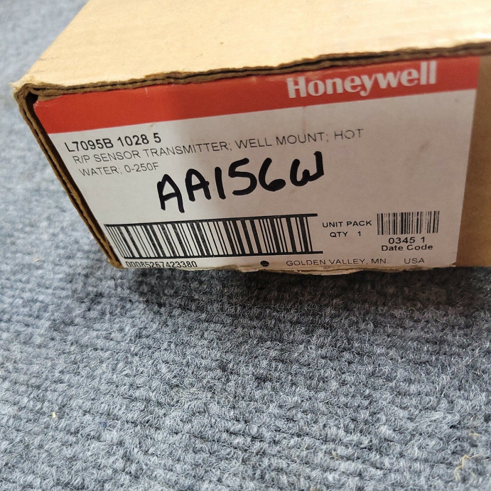 Honeywell  L7095B 1028 5 R/P Sensor Transmitter Well Mount ~ New