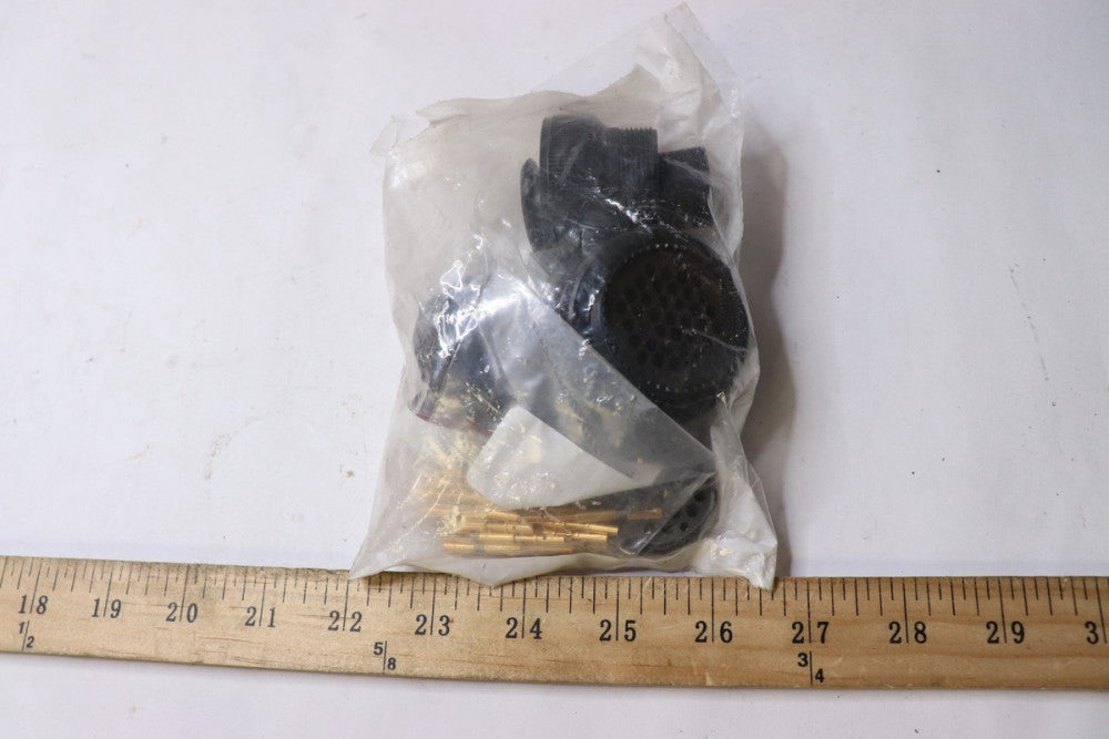 ITT Cannon Circular MIL Spec Connector Plug 3A CIR06F-28-21S-F80-T108