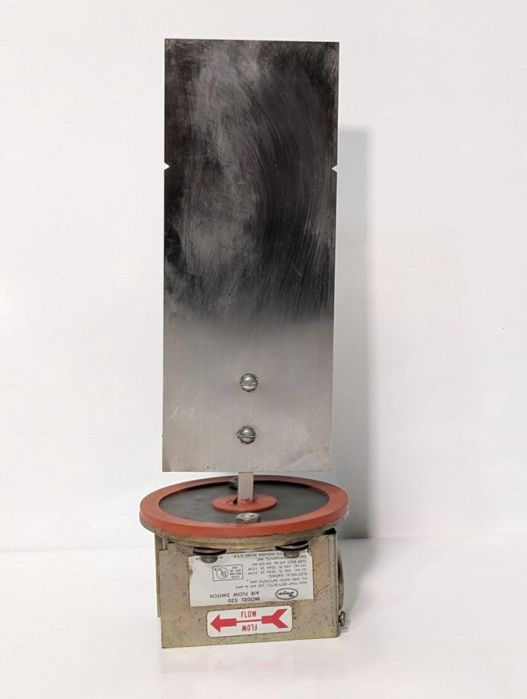 Dwyer Model 530 Air Flow Switch, 125/250VAC Pilot Duty 470V 9.8/4.9A 1/2HP