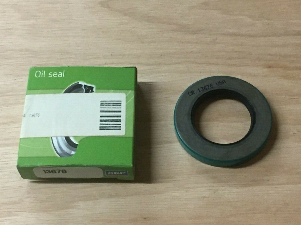 NOS SKF 13676 Radial Shaft Oil Seal 1.375 x 2.250 x 0.313 Inches CRWA1