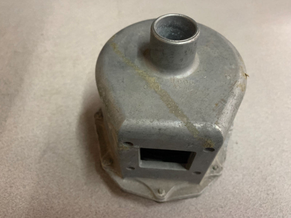 NEW NO BOX CATERPILLAR VALVE 9L-8996