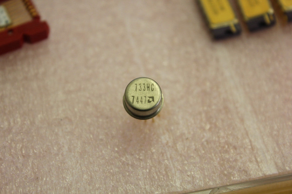  AMD 733HC Gold Lead Video Amp Amplifier IC Circuit Metal Can