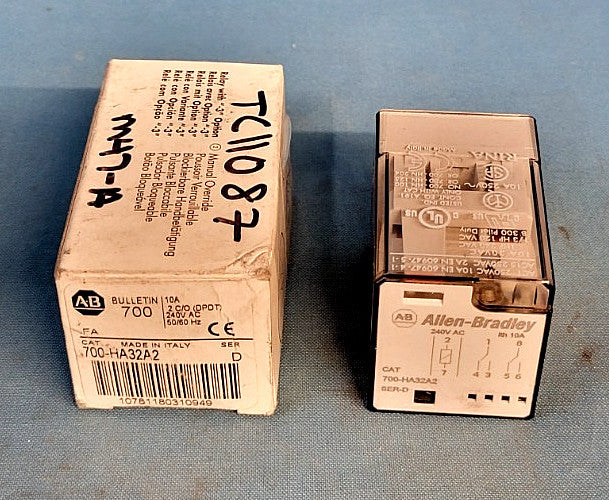 ALLEN BRADLEY TUBE BASE RELAY M/N: 700-HA32A2 SERIES D