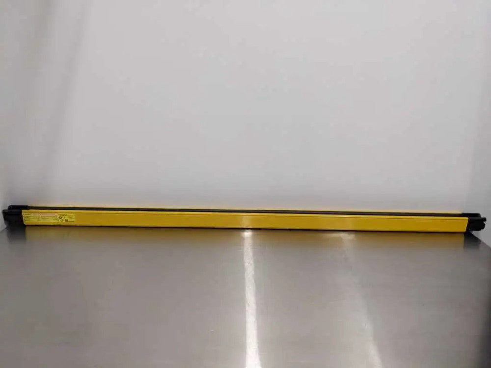 Keyence SL-V64HM-T Light Curtain 0.1m-9m Transmitter 24VDC