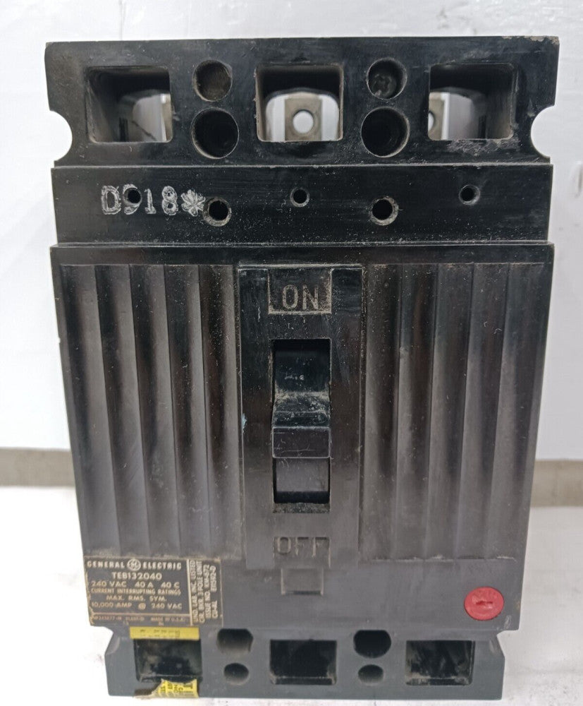 GE 40 AMP CIRCUIT BREAKER 3 POLE 240 VAC TEB132040