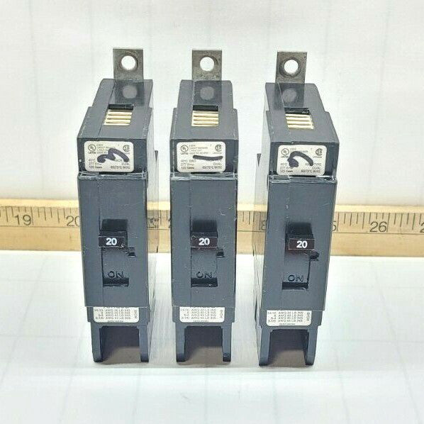 LOT OF 3 EATON 20 AMP BOLT ON CIRCUIT BREAKERS 120/277 VAC 125 VDC 1P  HGHB1020