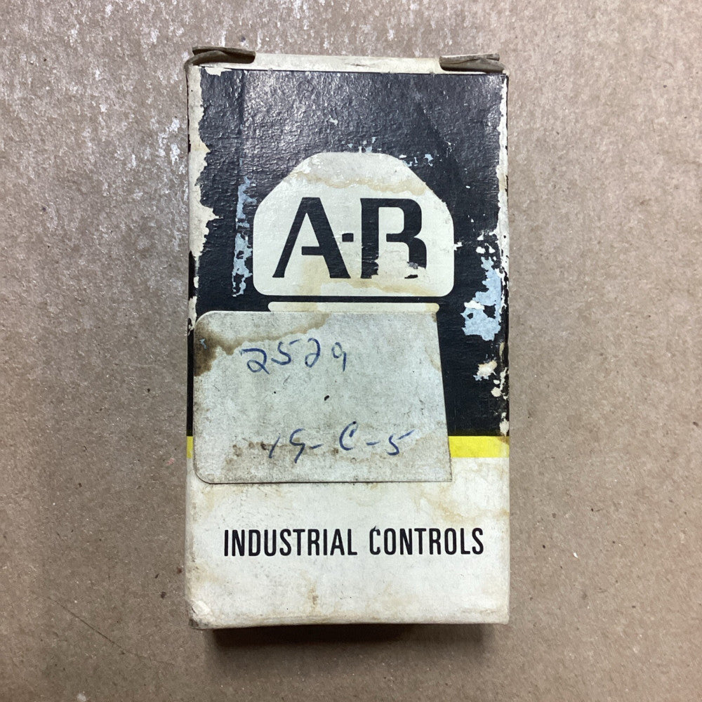 ALLEN BRADLEY 71A86 COIL SIZE 1 120V E38