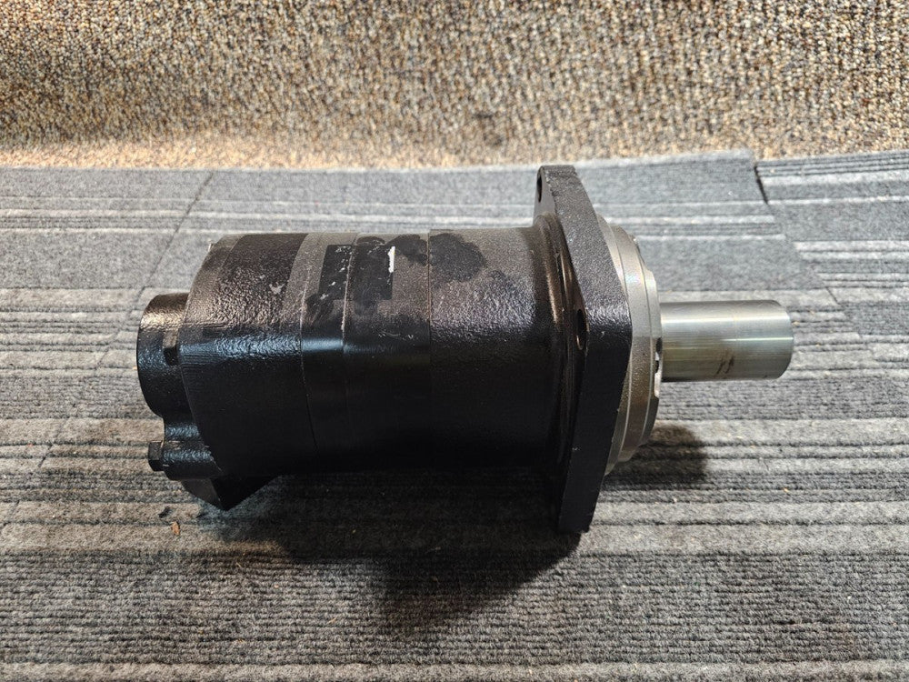 Danfoss 12789-002 632AG00102A Hydraulic Motor, 4 Bolt - Square Painted, Black