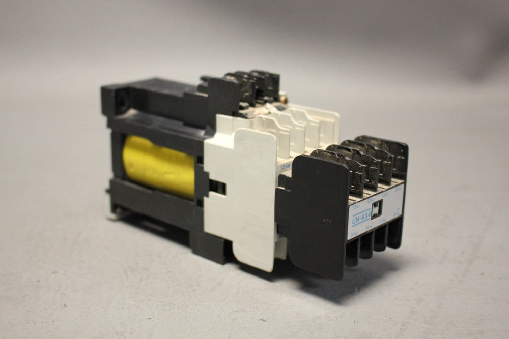 MITSUBISHI CONTACTOR WITH AUXILARY CONTACT BLOCK UN-AX4